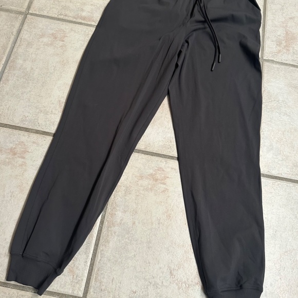 New Lululemon Stretch HR Jogger in grey sage - Picture 12 of 14